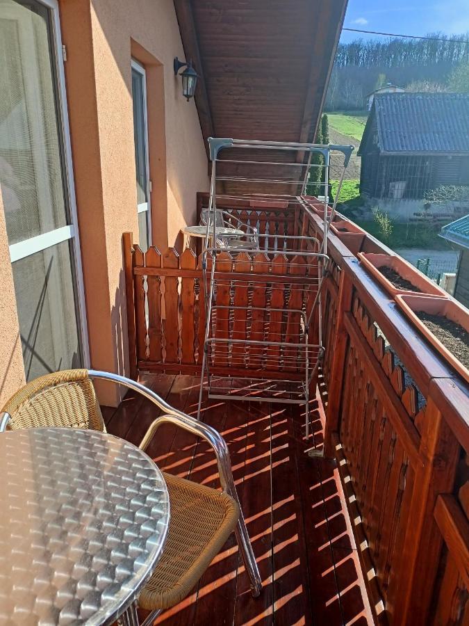 Apartman Zlata Rybka Podhájska Exterior foto